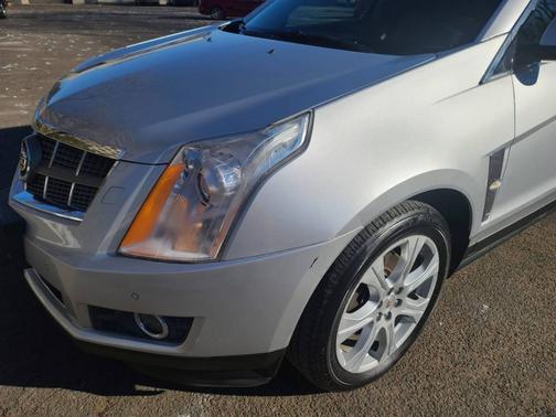 Photo 4 of 23 of 2010 Cadillac SRX Performance Collection
